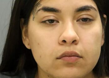 Terror en Chicago: Ayudó a su madre a matar a una joven y sacarle a su bebé del útero
