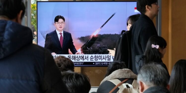 Kim Jong Un supervisó pruebas de misiles de crucero diseñados para lanzamientos desde submarinos