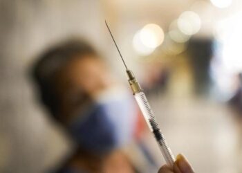 OMS asegura que vacunas contra el Covid salvaron 1,4 millones de vidas en Europa