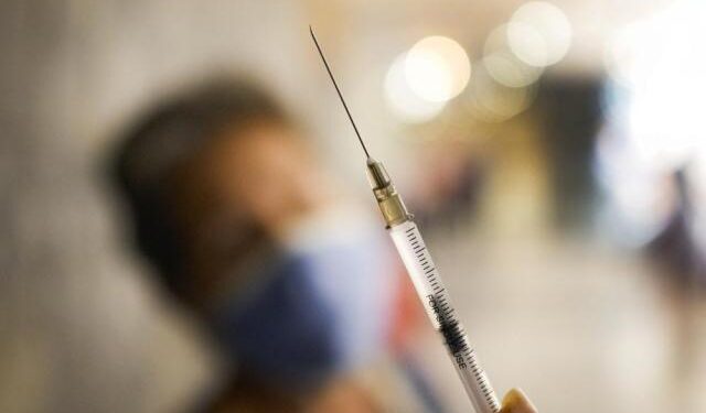 OMS asegura que vacunas contra el Covid salvaron 1,4 millones de vidas en Europa