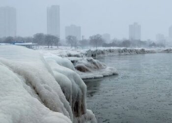 La ola de frío ártico que azota gran parte de EEUU provocará impactantes nevadas y heladas en el sur