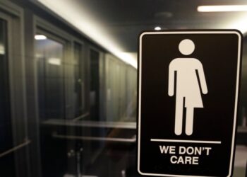 La CSJ decide no intervenir en debate sobre baños trans