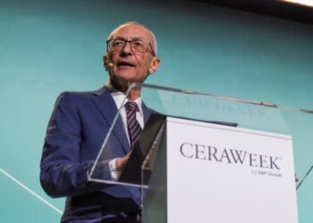 Podesta de la Casa Blanca, sustituirá a Kerry como enviado de EEUU para el clima: fuente