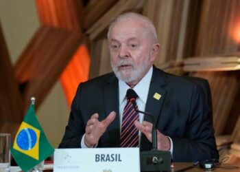 Presidente de Brasil despide al segundo al mando de la agencia de inteligencia