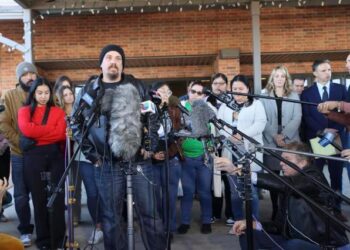 Padres de Uvalde exigieron cargos penales tras reporte de fallos policiales durante el tiroteo masivo