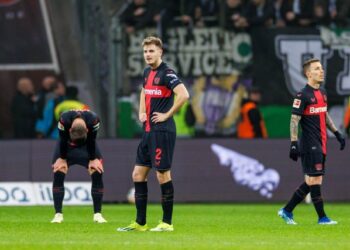 Leverkusen tropezó frente al Monchengladbach y se le acercó el Bayern Múnich