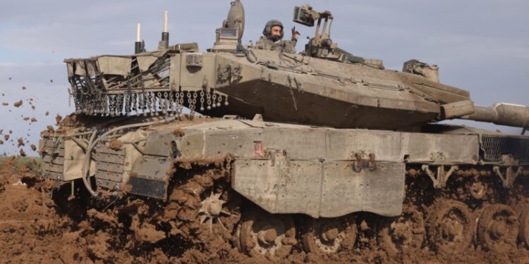 Israel mantiene ataque a Gaza y anuncia que fase intensiva de la guerra contra Hamás terminará pronto