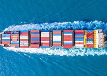 El complejo y costoso desvío que deben tomar los grandes cargueros para evitar los ataques en el mar Rojo