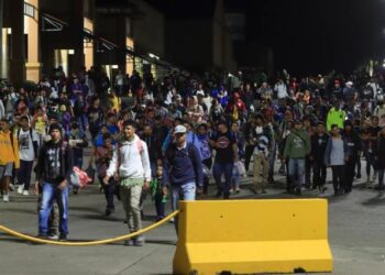 Policía de Guatemala retuvo la caravana de migrantes repleta de venezolanos rumbo a EEUU