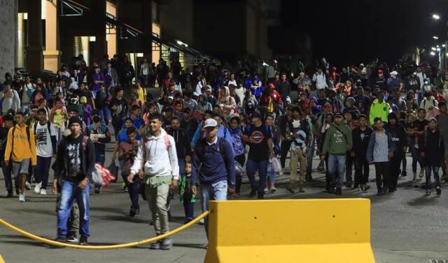 Policía de Guatemala retuvo la caravana de migrantes repleta de venezolanos rumbo a EEUU