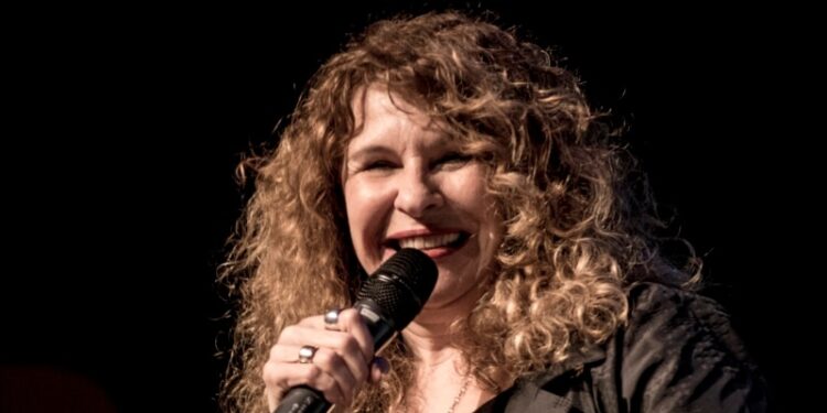 La poetisa nicaragüense Gioconda Belli recibe la nacionalidad española junto a otros 12 opositores a Ortega