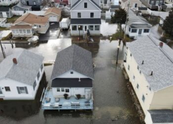Tormentas feroces, amenazas de inundaciones y frío ártico: EEUU se enfrenta a un duro fin de semana