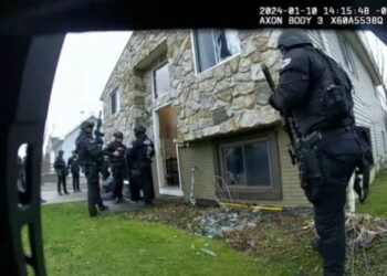 Policía de Ohio usó granadas aturdidoras en allanamiento: niño estaba adentro conectado a un ventilador