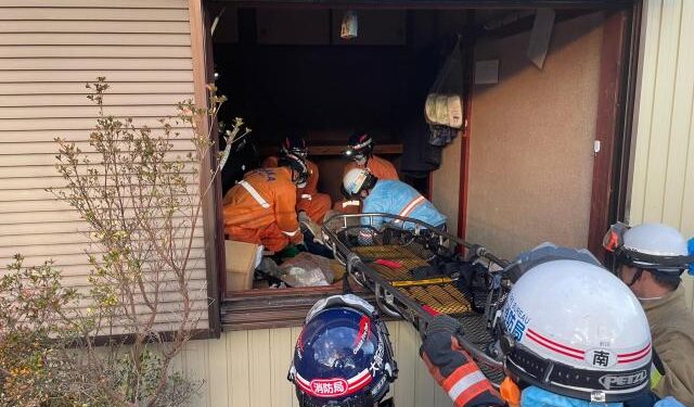 Elevan a 206 los fallecidos en el terremoto de Japón y 52 personas siguen desaparecidas