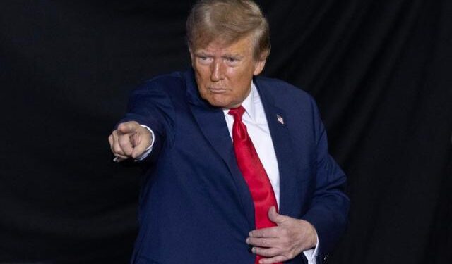 Trump testificó brevemente en el juicio contra la escritora E. Jean Carroll