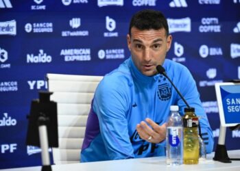 Scaloni aseguró que pensaba dar espacio a los jóvenes cuando dudaba de continuar como seleccionador