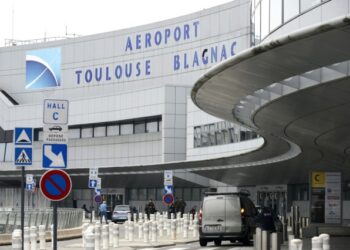 Francia pide a sus ciudadanos que aplacen sus viajes a Ecuador ante la ola de violencia