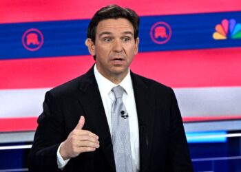 “No tenemos un camino claro para la victoria”: DeSantis abandonó su candidatura y apoyará a Trump