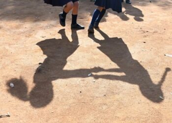 Sociedad Civil en alerta: rechazan la imposición de la ideología de género en los colegios de Vargas