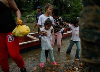 Récord de migrantes: 120 mil menores cruzaron la peligrosa selva del Darién en 2023