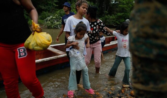 Récord de migrantes: 120 mil menores cruzaron la peligrosa selva del Darién en 2023