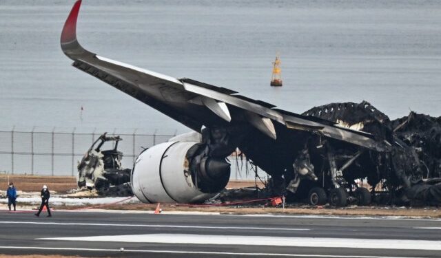 Japón pone en marcha la investigación sobre el choque de dos aviones en Tokio