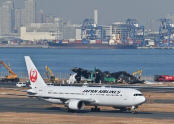 Aeropuerto de Tokio volvió a la normalidad después de la dramática colisión de dos aeronaves