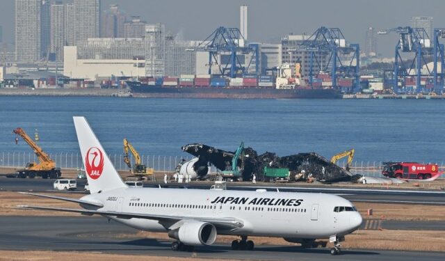 Aeropuerto de Tokio volvió a la normalidad después de la dramática colisión de dos aeronaves