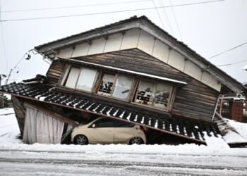 Casas antiguas sobreviven en pequeño poblado japonés después de terremoto