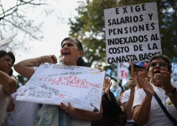 Maestros y profesores universitarios de Venezuela convocan a protesta nacional por dignificación laboral #15Ene