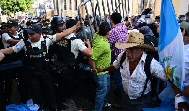 Disturbios en el Congreso de Guatemala que atrasa la toma de posesión de Bernardo Arévalo (IMÁGENES)