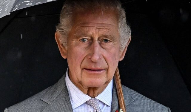 Carlos III será tratado por un problema de próstata la semana próxima