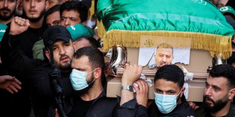 Jefe adjunto de Hamás es enterrado en campamento palestino de Beirut