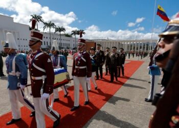 Venezuela intenta elevar patriotismo en disputa con Guyana al ofrecer honores a héroe del siglo XIX