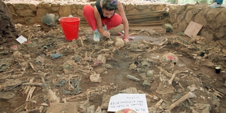 El gobierno de El Salvador demuele el monumento a la Reconciliación
