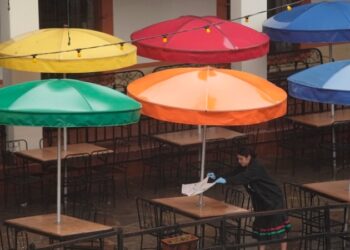 EEUU: Lluvias cierran escuelas y amenazan inundaciones en Texas y California