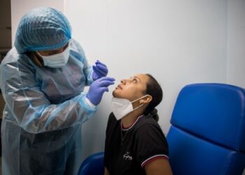 Advierten sobre repunte de influenza, dengue y Covid en Venezuela