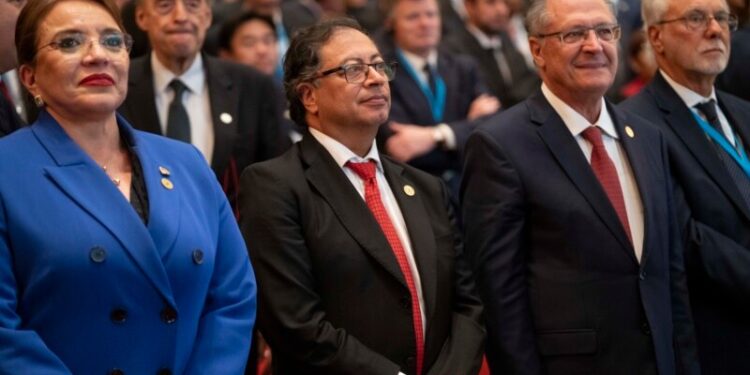 ¿Qué rol jugaron actores políticos de la región previo a la juramentación del nuevo presidente de Guatemala?