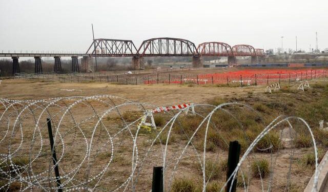 Texas obtuvo una victoria en su defensa de la barrera de boyas antinmigrantes