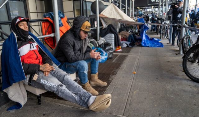 “Sentí que iba a morir”: El peligro que enfrentan migrantes venezolanos desalojados de refugios en Nueva York