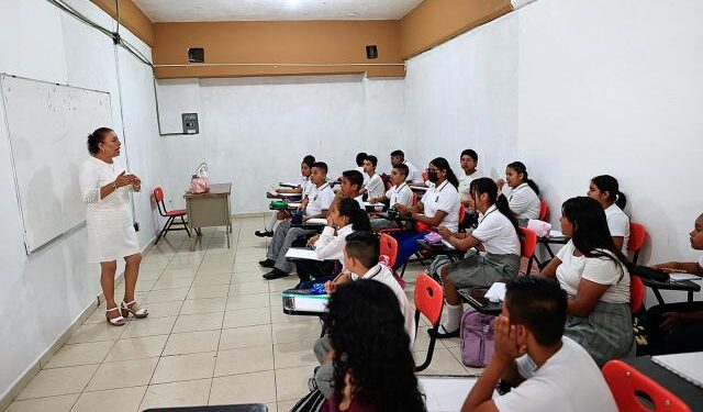 Universidad venezolana propone destinar 30 % del IVA a recuperación del sector educativo