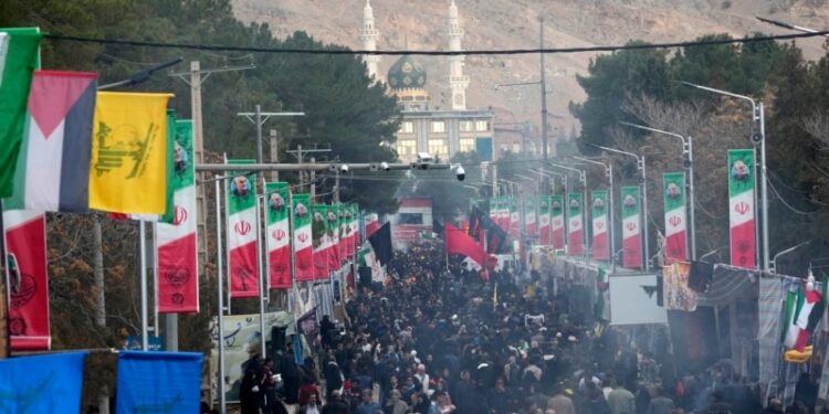 Irán despide a los muertos en el atentado de EI mientras las víctimas suben a 89