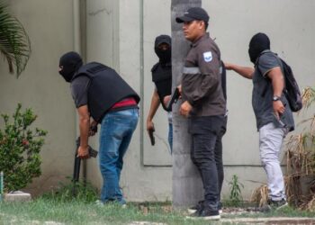 Ecuador en conflicto armado interno tras caos en cárceles y ocupación armada de un canal de televisión