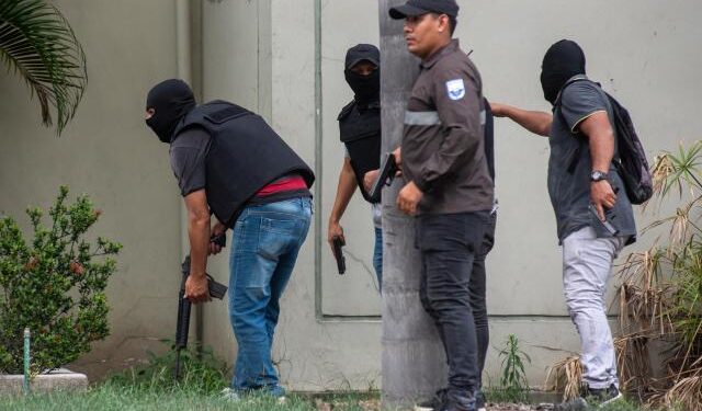 Ecuador en conflicto armado interno tras caos en cárceles y ocupación armada de un canal de televisión