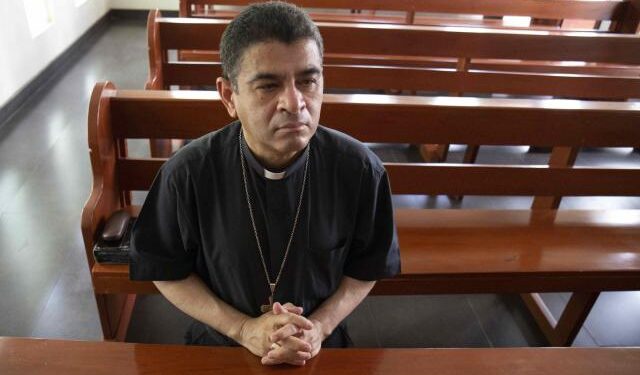 Régimen de Nicaragua destierra a Roma a sacerdotes que permanecían encarcelados, incluido un obispo