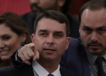 Investigan en Brasil a un hijo de Bolsonaro por espionaje político