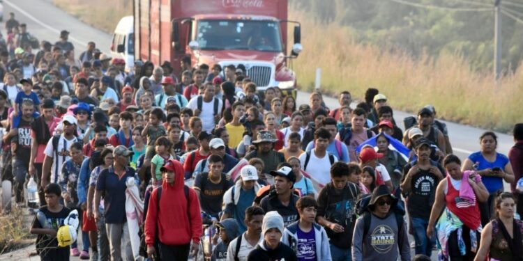 Unos 2.000 migrantes se reagrupan en el sur de México en nueva caravana