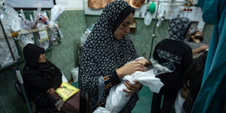 La tensión aumenta en Cisjordania mientras las operaciones militares de Israel se intensifican en el sur de la Franja de Gaza.