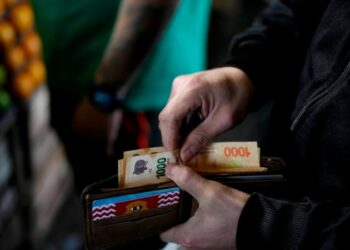 Argentina registra inflación más alta en tres décadas y podría superar el 200 % en 2024