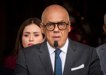 Decomiso del avión venezolano-iraní “viola acuerdos con gobiernos extranjeros”, según Jorge Rodríguez